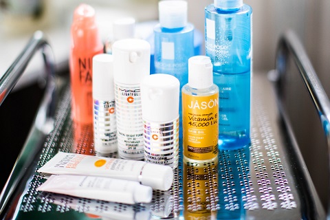 Acrylic materials used in cosmetic bottle packaging